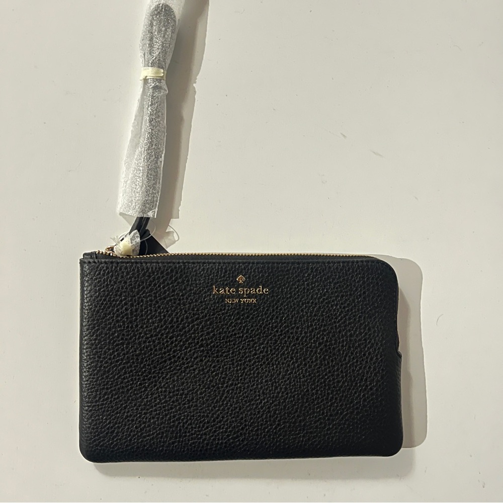 NWT - Kate Spade Leila Medium L-Zip Wristlet - Black